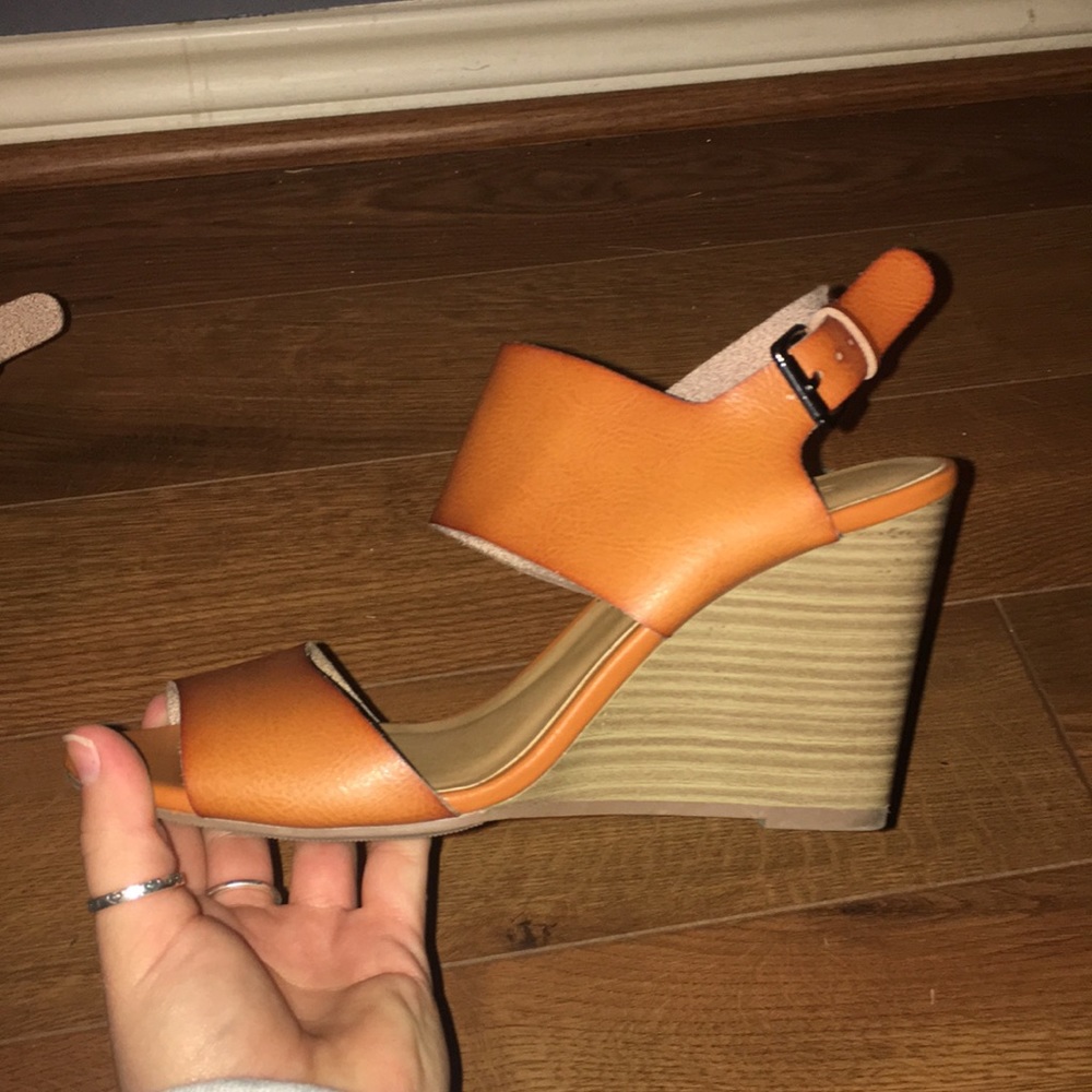 heels - Picture 3 of 3